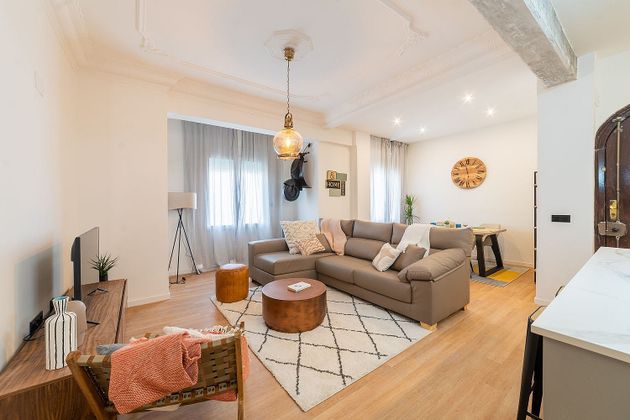 Foto 1 de Pis en lloguer a avenida De Peris i Valero de 4 habitacions amb mobles i aire acondicionat
