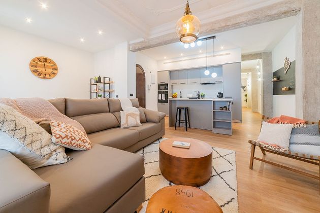 Foto 2 de Piso en alquiler en avenida De Peris i Valero de 4 habitaciones con muebles y aire acondicionado