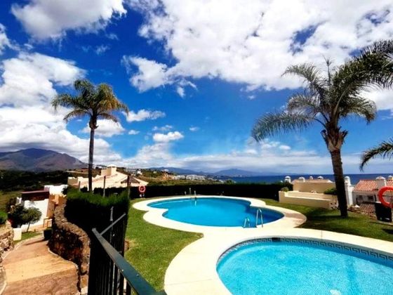 Foto 1 de Pis en venda a Casares de 3 habitacions amb terrassa i piscina