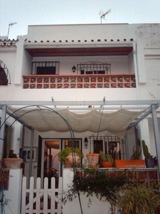 Foto 1 de Casa adossada en venda a Alcorrín de 2 habitacions amb terrassa i piscina