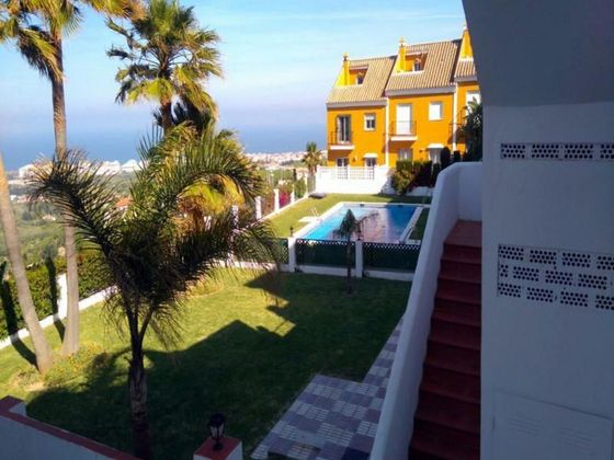 Foto 1 de Casa adossada en venda a Manilva de 4 habitacions amb terrassa i piscina
