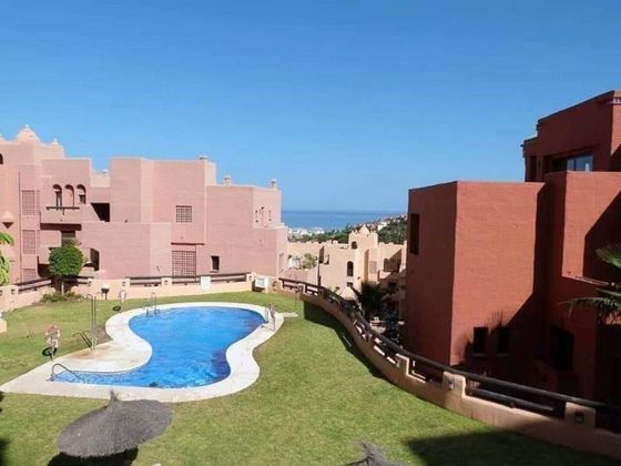 Foto 1 de Pis en venda a San Luis de Sabinillas de 3 habitacions amb terrassa i piscina