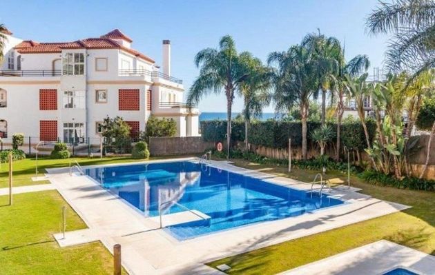 Foto 1 de Pis en venda a Manilva de 2 habitacions amb terrassa i piscina