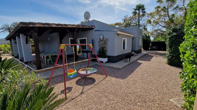 Foto 1 de Casa en venta en Las Bayas de 4 habitaciones con terraza y piscina