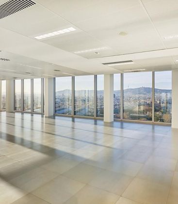 Foto 1 de Alquiler de oficina en La Barceloneta con aire acondicionado y calefacción