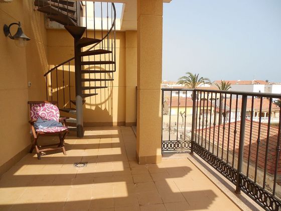 Foto 2 de Piso en venta en Torre de la Horadada de 3 habitaciones con terraza y balcón
