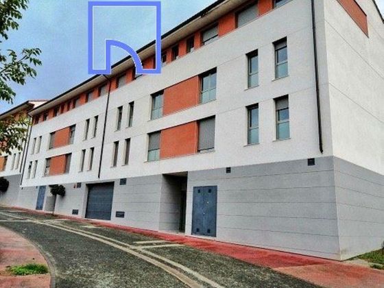 Foto 1 de Venta de piso en Lekunberri de 3 habitaciones con terraza y garaje