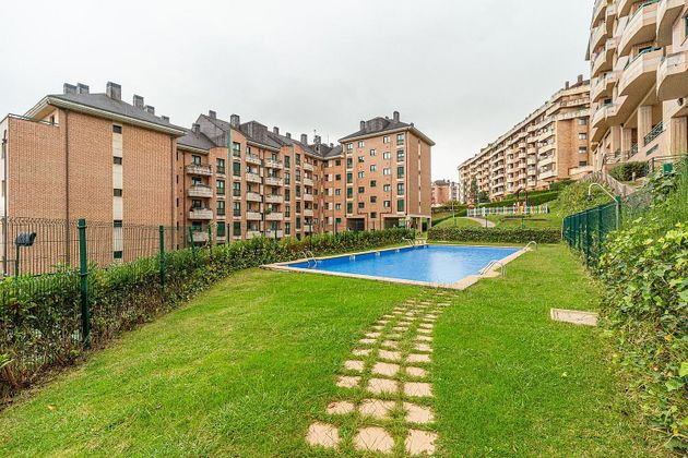 Foto 1 de Venta de piso en Montecerrao de 3 habitaciones con terraza y piscina