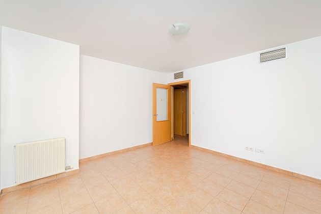 Foto 2 de Pis en venda a Barrocanes de 2 habitacions amb garatge i ascensor