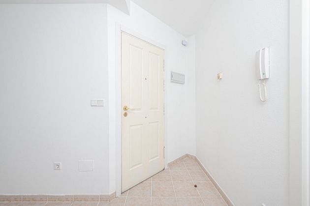 Foto 2 de Venta de piso en Culleredo de 1 habitación con garaje y ascensor