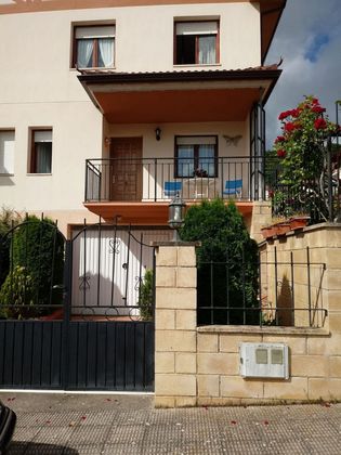 Foto 1 de Casa adossada en venda a Frías de 3 habitacions amb terrassa i garatge