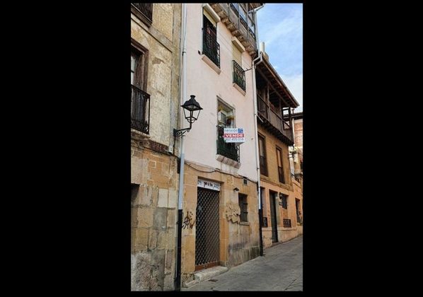 Foto 1 de Casa en venda a Medina de Pomar de 6 habitacions amb balcó i calefacció