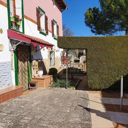Foto 2 de Casa en venda a Medina de Pomar de 4 habitacions amb terrassa i garatge