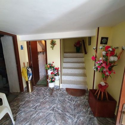 Foto 2 de Casa en venda a calle Villalacre de 3 habitacions amb garatge i balcó