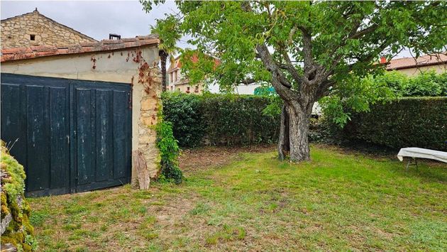 Foto 2 de Casa en venda a calle Cigüenza de 10 habitacions amb garatge i jardí