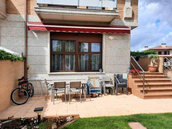 Foto 1 de Casa adossada en venda a Medina de Pomar de 4 habitacions amb terrassa i garatge