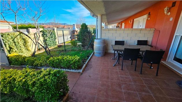 Foto 2 de Casa adossada en venda a Medina de Pomar de 2 habitacions amb terrassa i jardí