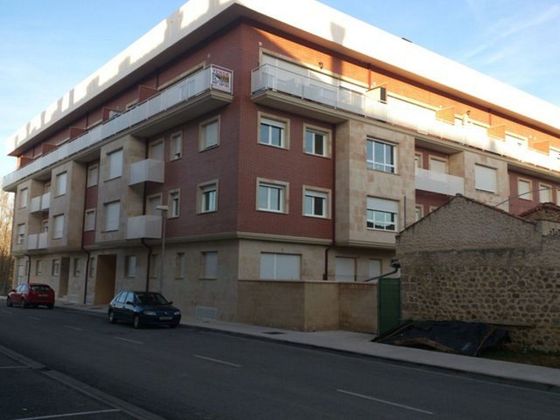 Foto 1 de Venta de piso en calle Diego de Salinas de 2 habitaciones con garaje y calefacción