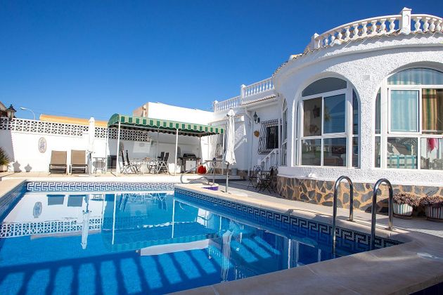 Foto 1 de Casa en venta en La Siesta - El Salado - Torreta de 3 habitaciones con terraza y piscina
