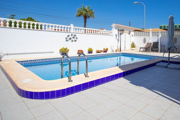 Foto 2 de Casa en venta en La Siesta - El Salado - Torreta de 3 habitaciones con terraza y piscina