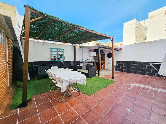 Foto 2 de Piso en venta en Centro - Casco antiguo de 3 habitaciones con terraza y jardín