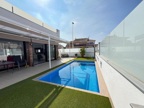 Foto 2 de Venta de chalet en calle Bergantin de 2 habitaciones con terraza y piscina