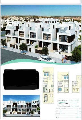 Foto 1 de Casa adosada en venta en calle Veleta de 2 habitaciones con terraza y piscina