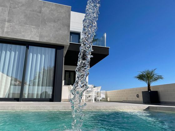 Foto 1 de Xalet en venda a Los Balcones - Los Altos del Edén de 3 habitacions amb terrassa i piscina