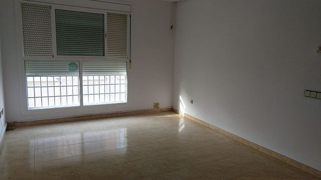 Foto 2 de Venta de piso en Poble Nou - Torreromeu - Can Roqueta de 2 habitaciones con terraza y aire acondicionado