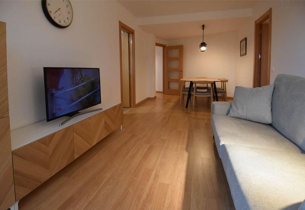 Foto 2 de Alquiler de piso en Cassà de la Selva de 3 habitaciones con terraza y muebles