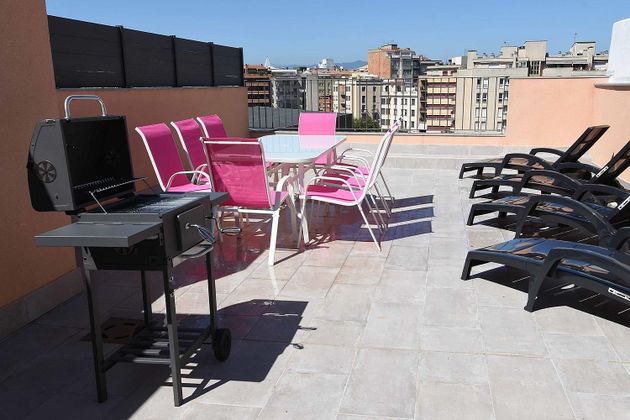 Foto 1 de Piso en alquiler en Centre - Girona de 3 habitaciones con terraza y muebles