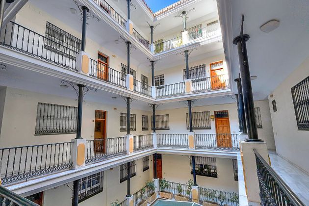 Foto 1 de Venta de piso en calle Carretería de 3 habitaciones con balcón y aire acondicionado