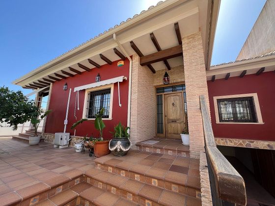Foto 1 de Venta de casa en calle Miguel Hernández de 3 habitaciones con terraza y piscina