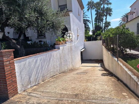 Foto 2 de Casa en venta en Ardiaca - La Llosa de 3 habitaciones con terraza y piscina