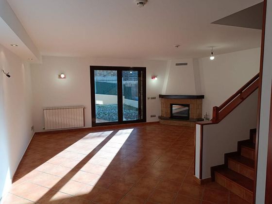Foto 2 de Venta de casa en Aixirivall de 3 habitaciones con terraza y garaje