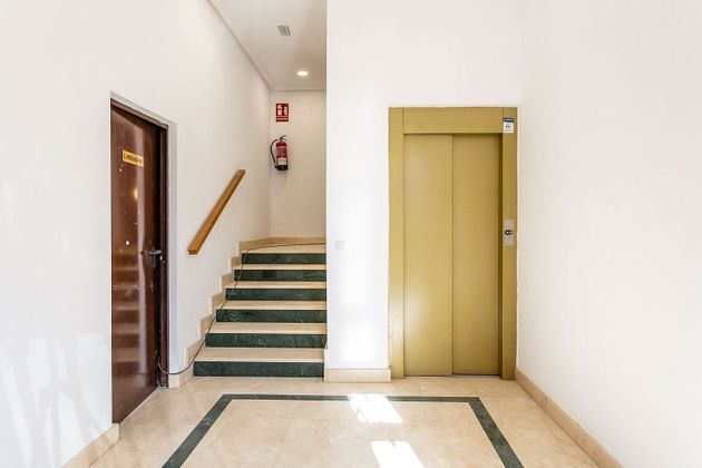 Foto 1 de Alquiler de piso en calle De Santoña de 1 habitación con terraza y muebles