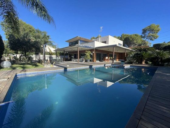 Foto 1 de Casa en venda a Entrepinos de 6 habitacions amb terrassa i piscina