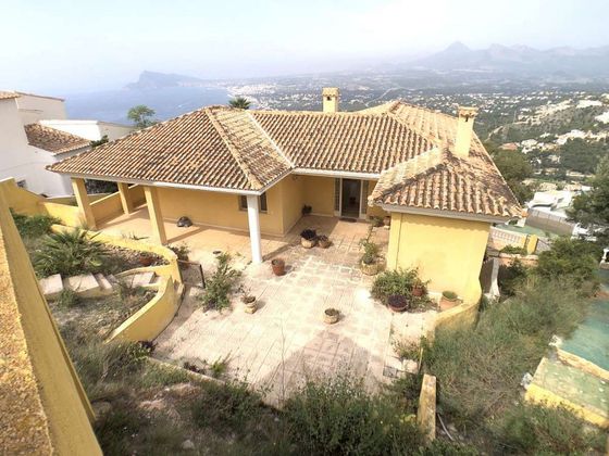 Foto 2 de Venta de casa en Altea Hills de 5 habitaciones con terraza y piscina
