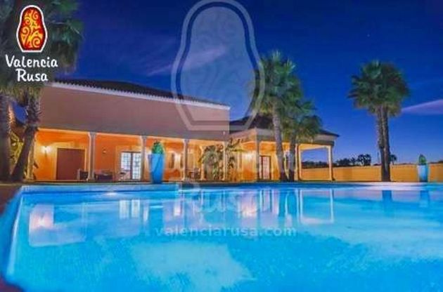 Foto 1 de Casa en venda a Les Marines/Las Marinas de 5 habitacions amb terrassa i piscina