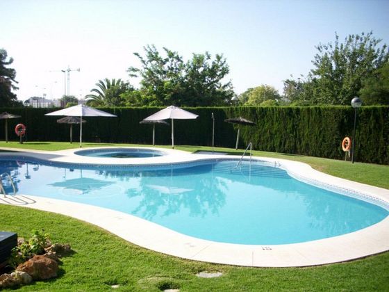 Foto 1 de Pis en lloguer a Arroyo del Moro - Noreña de 3 habitacions amb terrassa i piscina