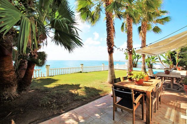 Foto 1 de Xalet en venda a Barri del Mar - Ribes Roges de 4 habitacions amb terrassa i piscina