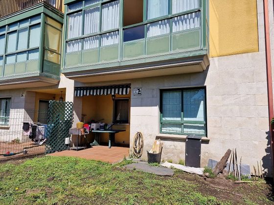 Foto 2 de Casa adosada en venta en Mesoiro de 6 habitaciones con terraza y garaje