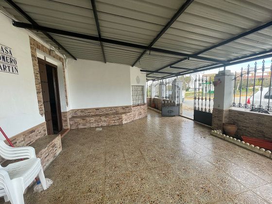 Foto 2 de Casa en venda a Paterna del Campo de 5 habitacions amb terrassa i garatge