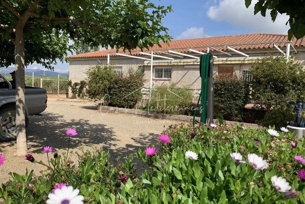 Foto 1 de Casa rural en venta en Montbrió del Camp de 2 habitaciones con terraza y piscina