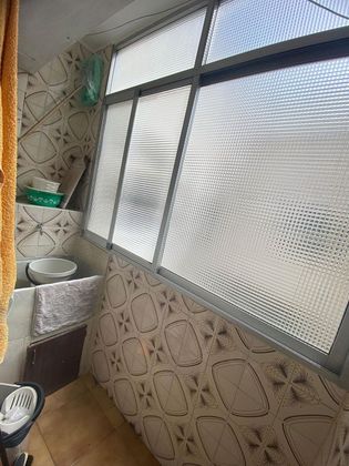 Foto 2 de Pis en venda a Los Juzgados de 3 habitacions amb balcó i aire acondicionat
