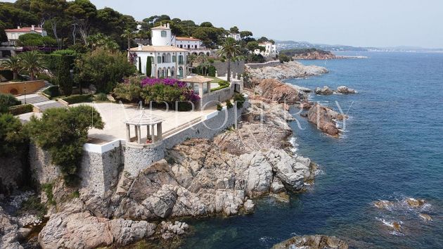 Foto 1 de Chalet en venta en S'Agaró de 5 habitaciones con terraza y piscina