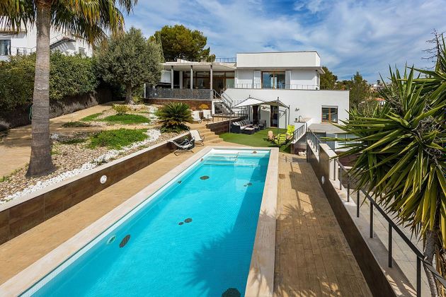 Foto 1 de Chalet en venta en Génova de 4 habitaciones con terraza y piscina