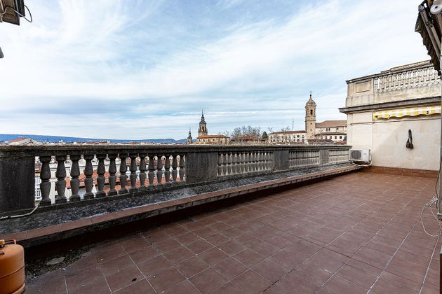 Foto 2 de Àtic en venda a Centro - Vitoria-Gasteiz de 5 habitacions amb terrassa i aire acondicionat
