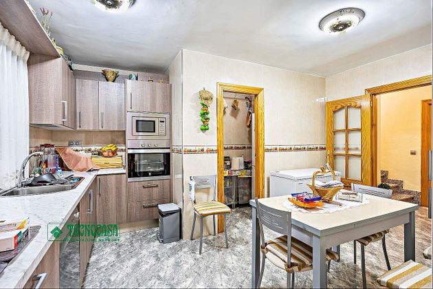 Foto 1 de Casa en venta en Dalías de 4 habitaciones con terraza y garaje