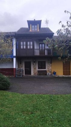 Foto 2 de Casa adosada en venta en Nava de 3 habitaciones con terraza y jardín